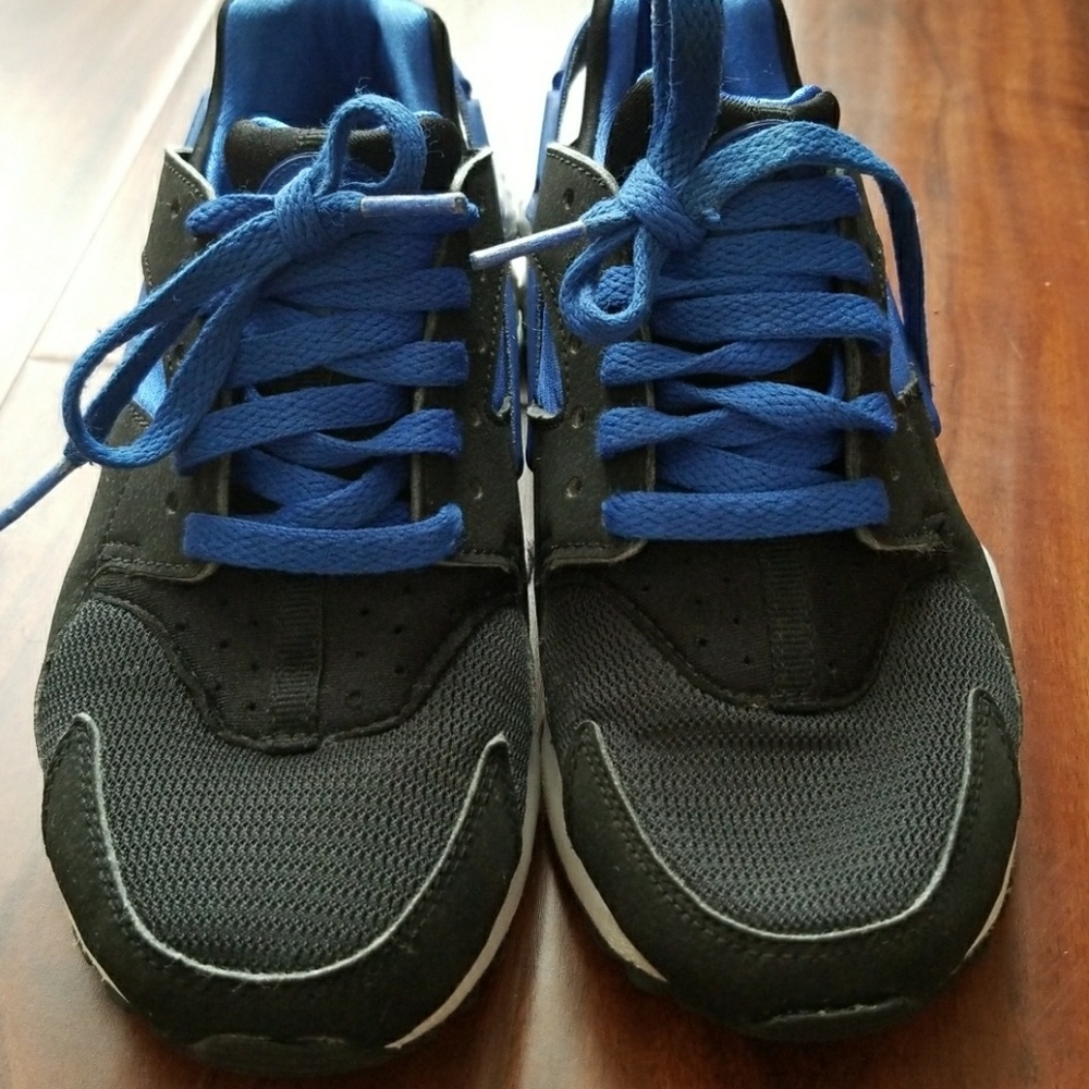 Boy's Huarache gym shoe